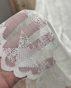 Mодерно тънко перде с геометричен дизайн Гео Бриз